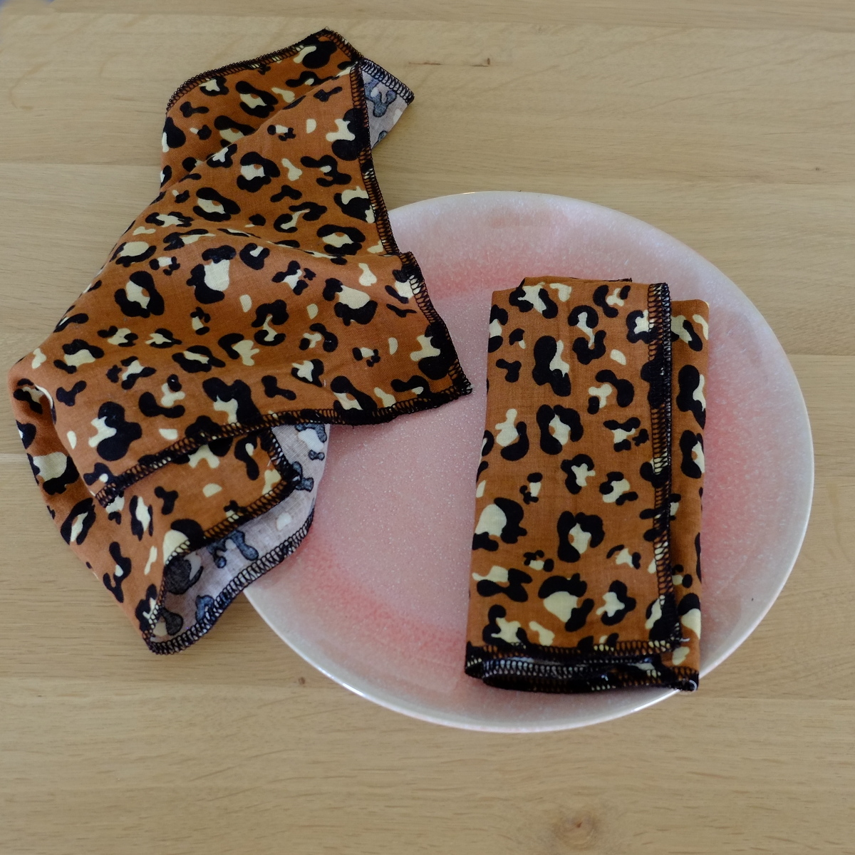 serv_leo_schwarz_3_1200