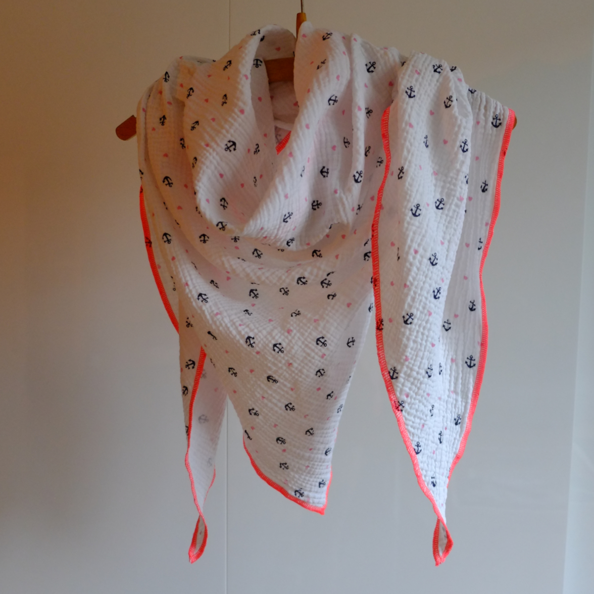 dreieck_ank_weiss_pink_1_1200