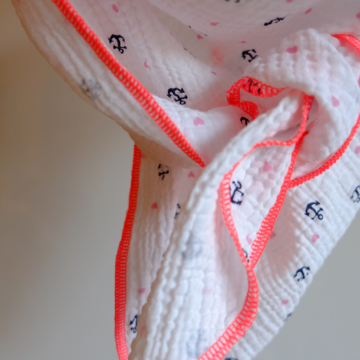 dreieck_ank_weiss_pink_4_1200