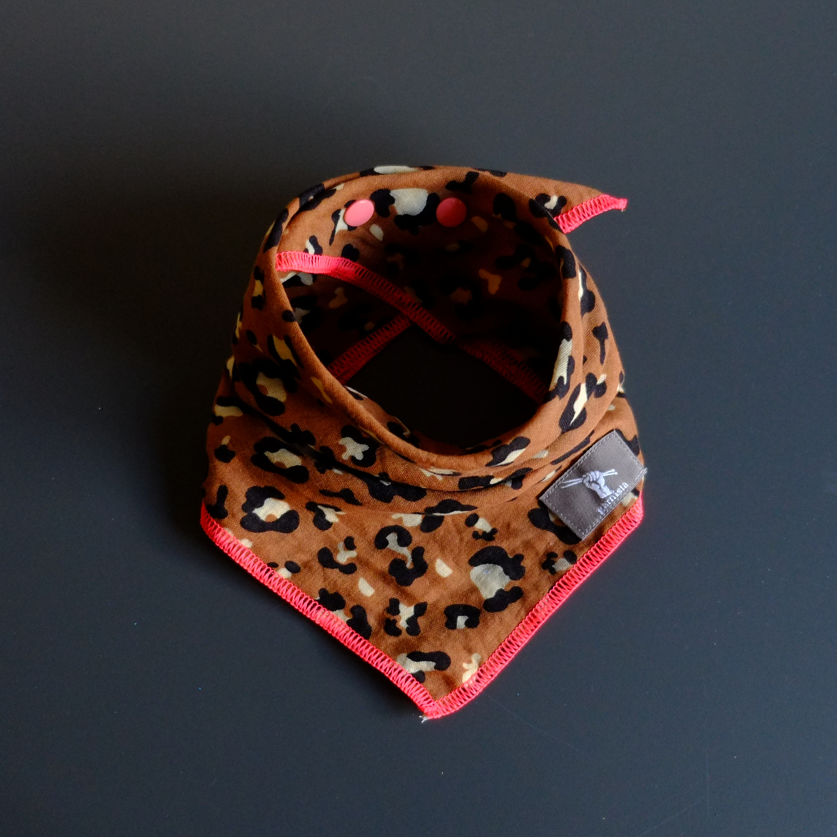 kindrei_leo_neonpink_1_1200