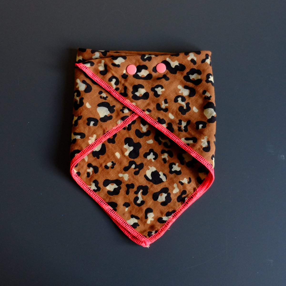 kindrei_leo_neonpink_3_1200