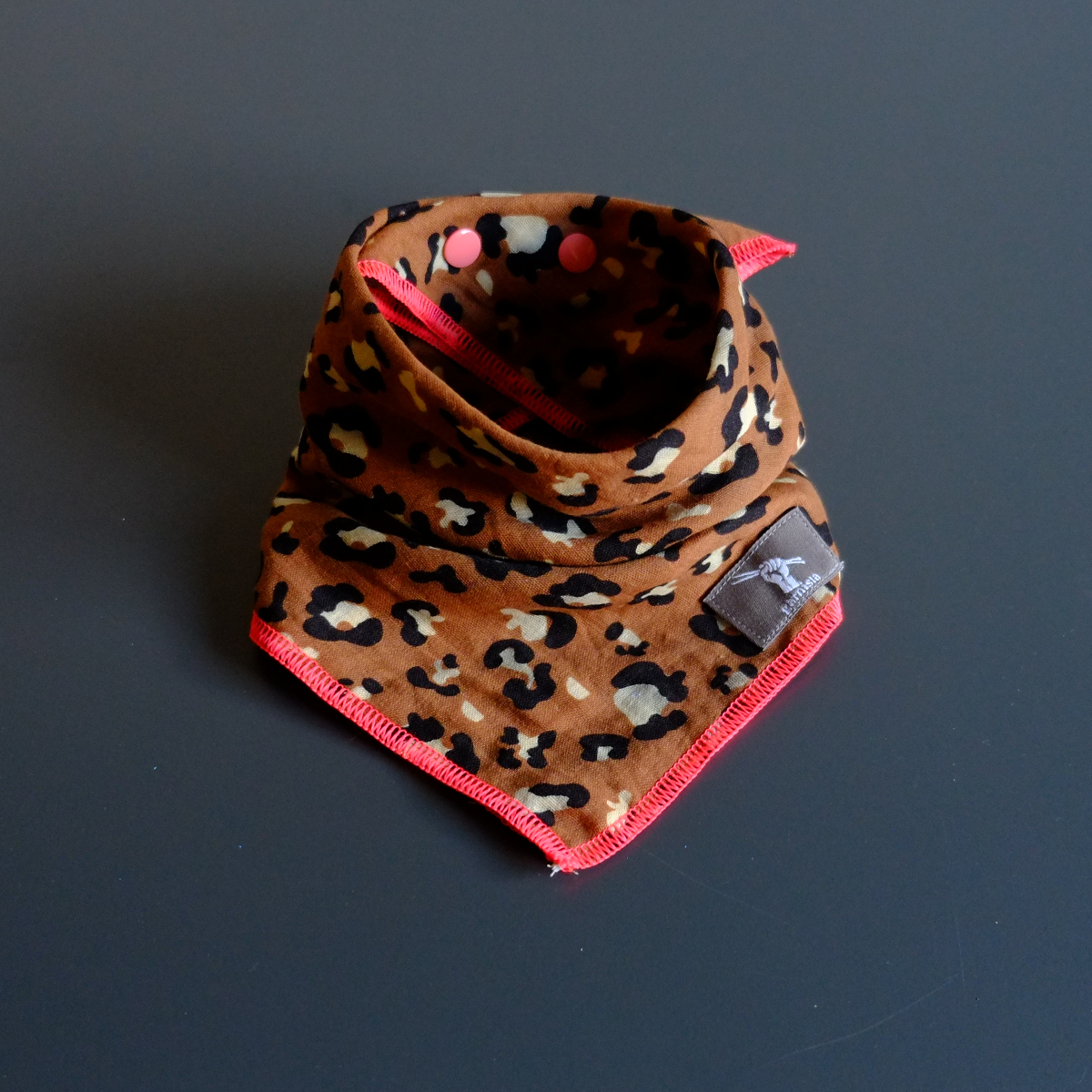 kindrei_leo_neonpink_4_1200